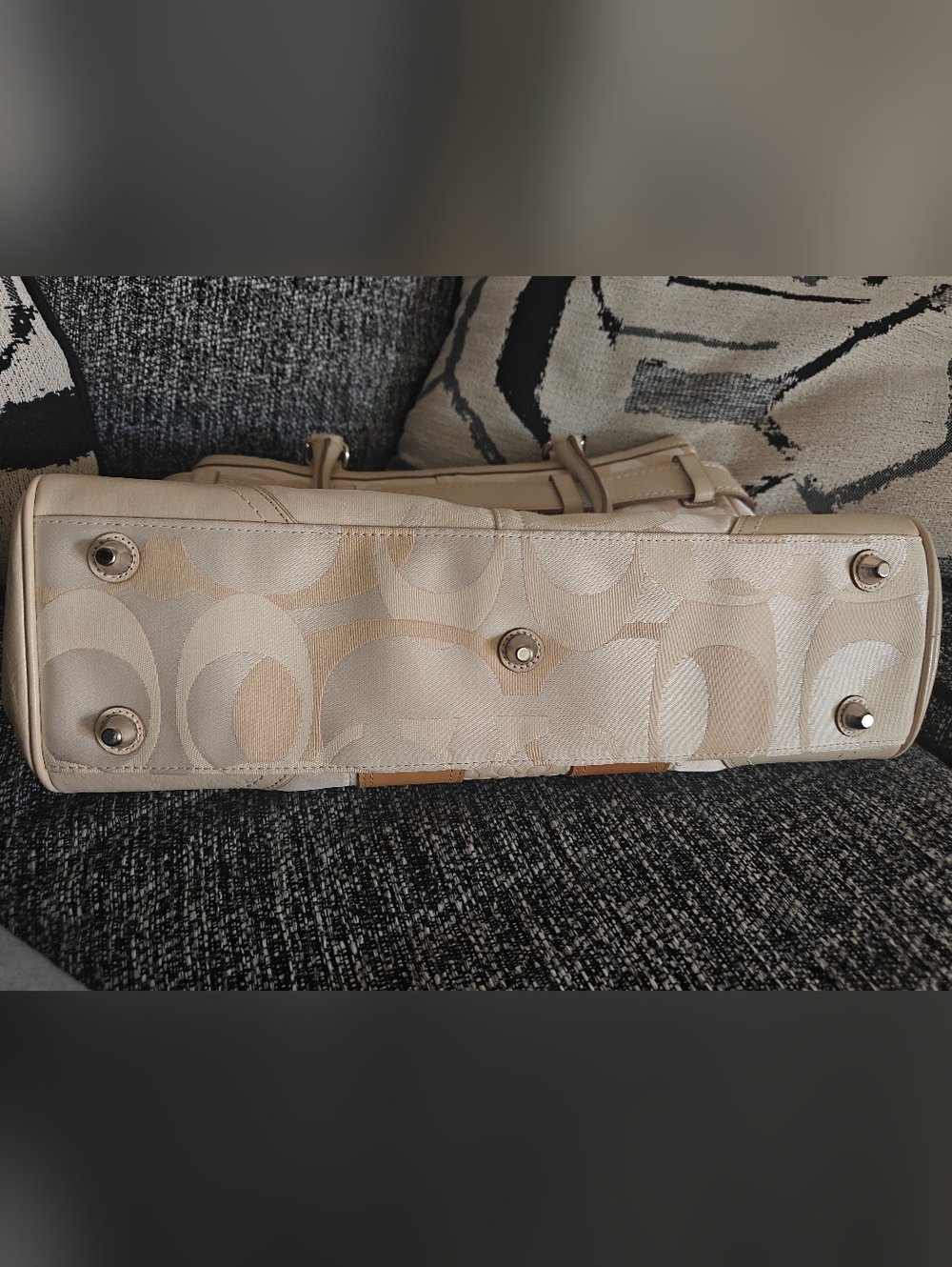 Coach Cream and Tan Signature Stripe Shoulder Bag - Picture 3 of 6